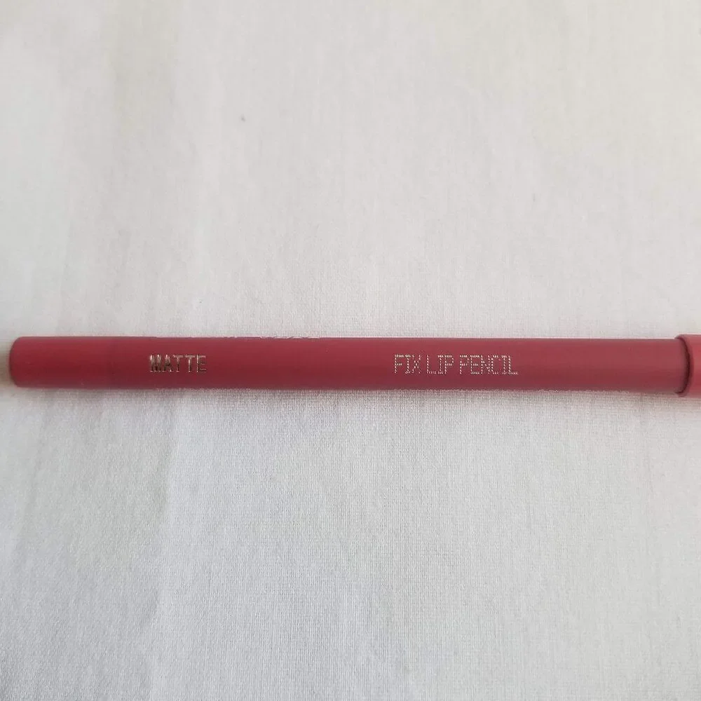 About-Face - Matte Fix Lip Pencil in Talking Backwards